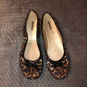 Preloved Women’s Leopard Flat